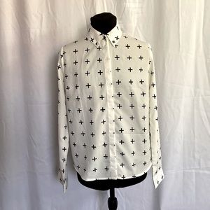 Forever 21 blouse white/black cross pattern Graphite pyramid collar button Small